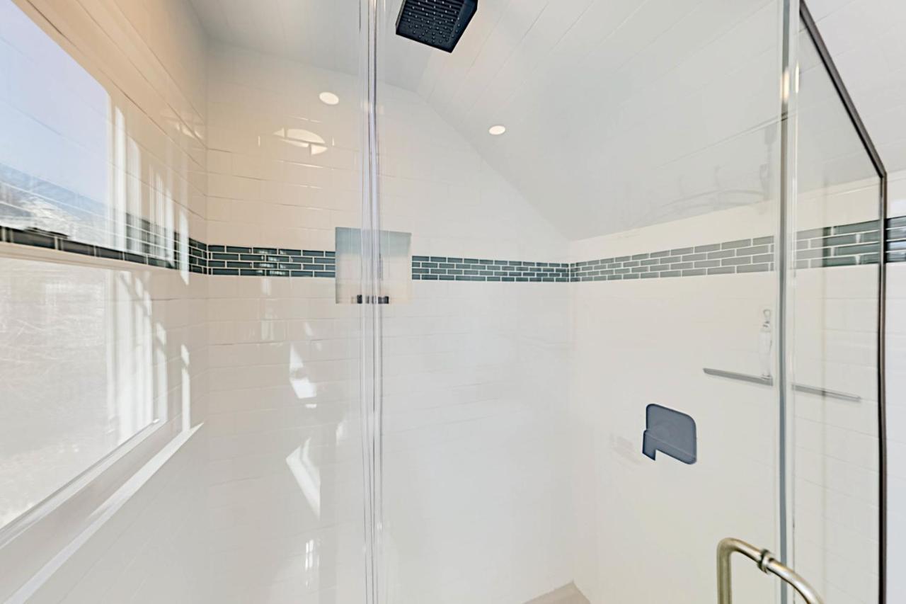 Long Pier Lodge Провинстаун Екстериор снимка