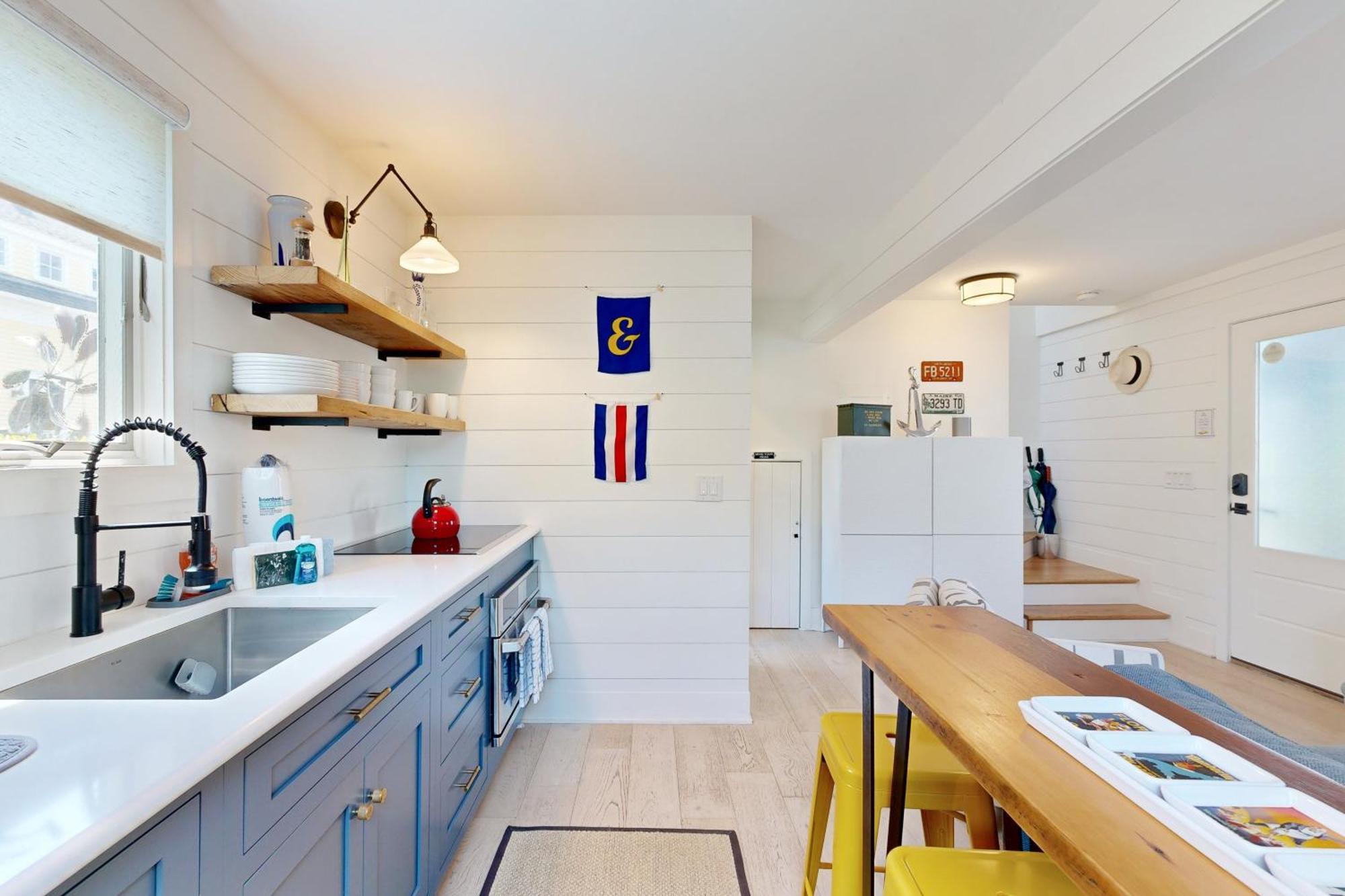 Long Pier Lodge Провинстаун Екстериор снимка
